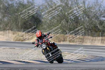 media/Dec-01-2025-Moto Forza (Mon) [[2daa91e15f]]/3-Beginner Group/Session 3 (Turn 3)/